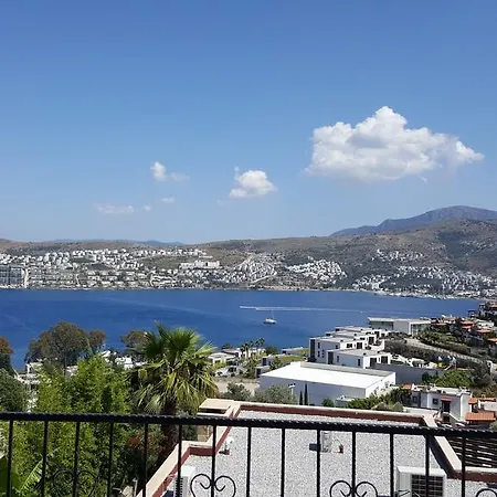 Bodrum Ozel Havuzlu Mustakil Tripleks Willa