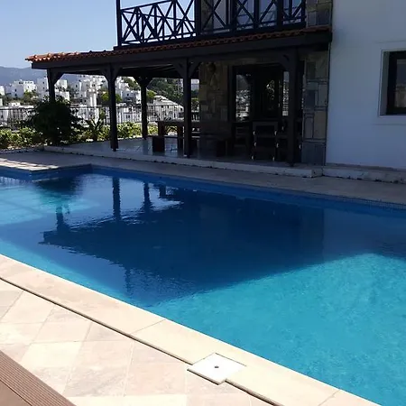 Bodrum Ozel Havuzlu Mustakil Tripleks Willa *