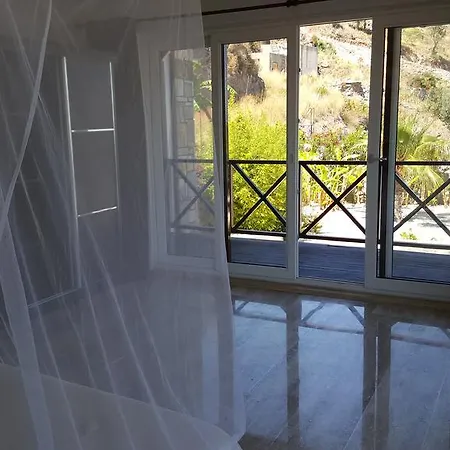 Bodrum Ozel Havuzlu Mustakil Tripleks Willa *